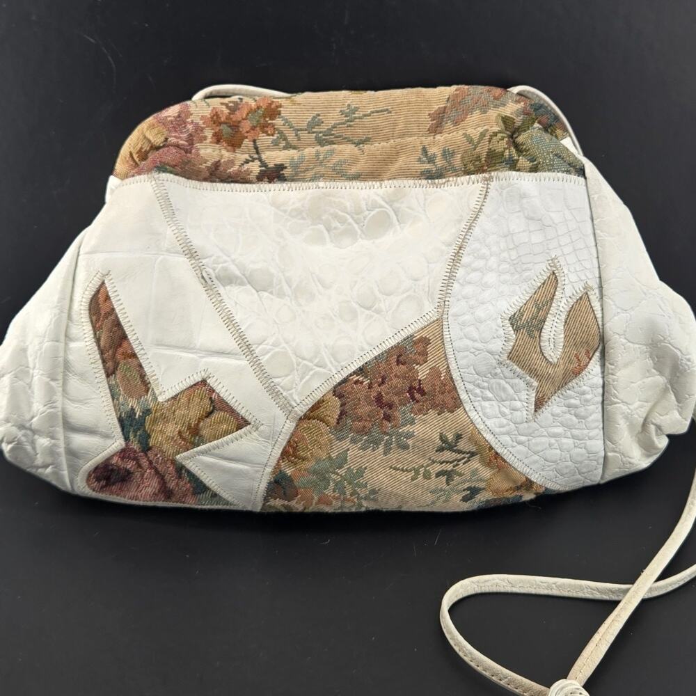 Vintage 80s Fifth Avenue Tapestry Patch White Frame Open Shoulder Bag Purse USA